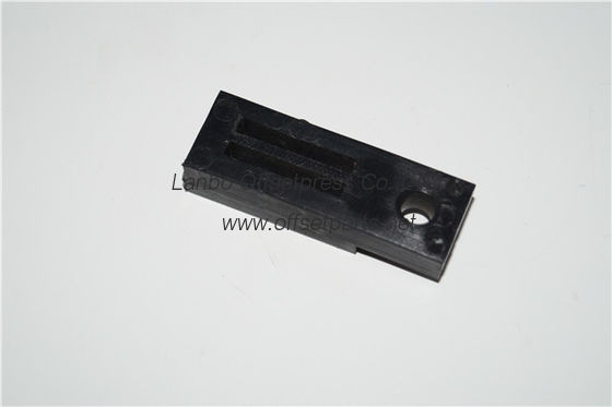 Akiyama rubber gripper pad , BT628 , L61 x W20 x H 15 / 09 mm , 7mm hole diameter