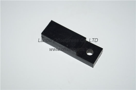 Akiyama rubber gripper pad , BT628 , L61 x W20 x H 15 / 09 mm , 7mm hole diameter