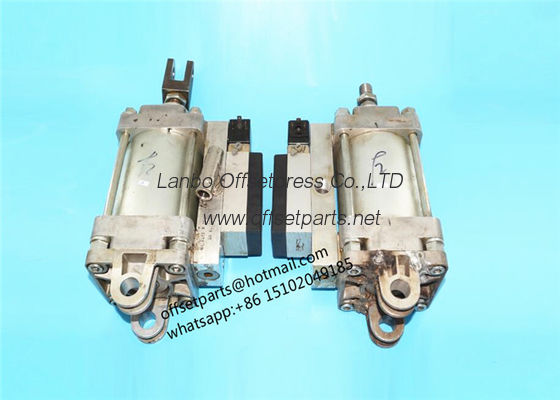 094k147813 Roland 700 machine cylinder 194k147813 left&right original used pneumatic cylinder for roland offsetpress